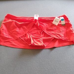 Swimsuit bottoms with skirt